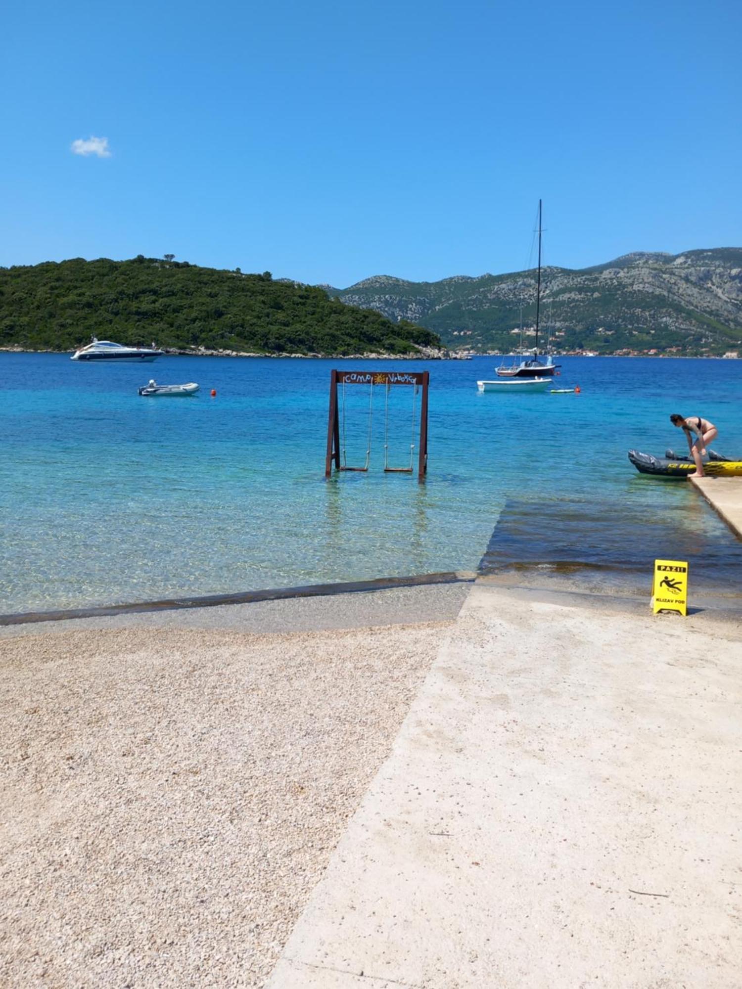 Relax Tiny Villas 40 Meters Of The Beach Zrnovo Buitenkant foto