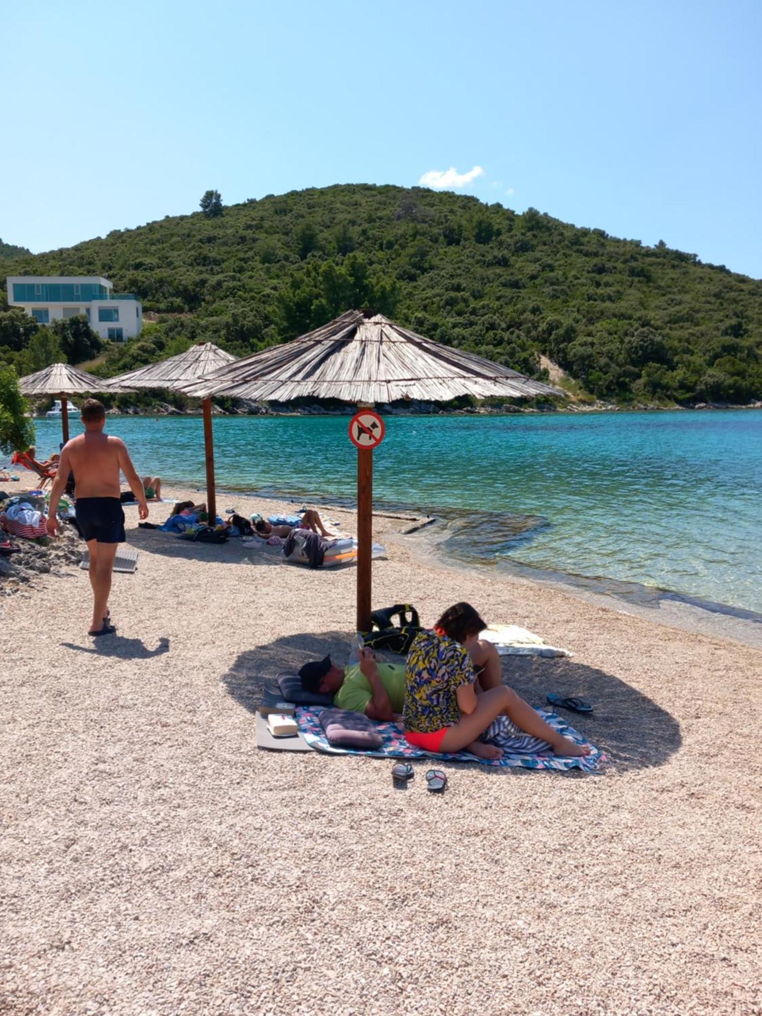 Relax Tiny Villas 40 Meters Of The Beach Zrnovo Buitenkant foto