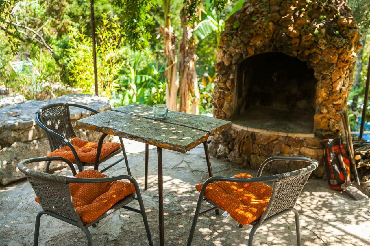 Relax Tiny Villas 40 Meters Of The Beach Zrnovo Buitenkant foto