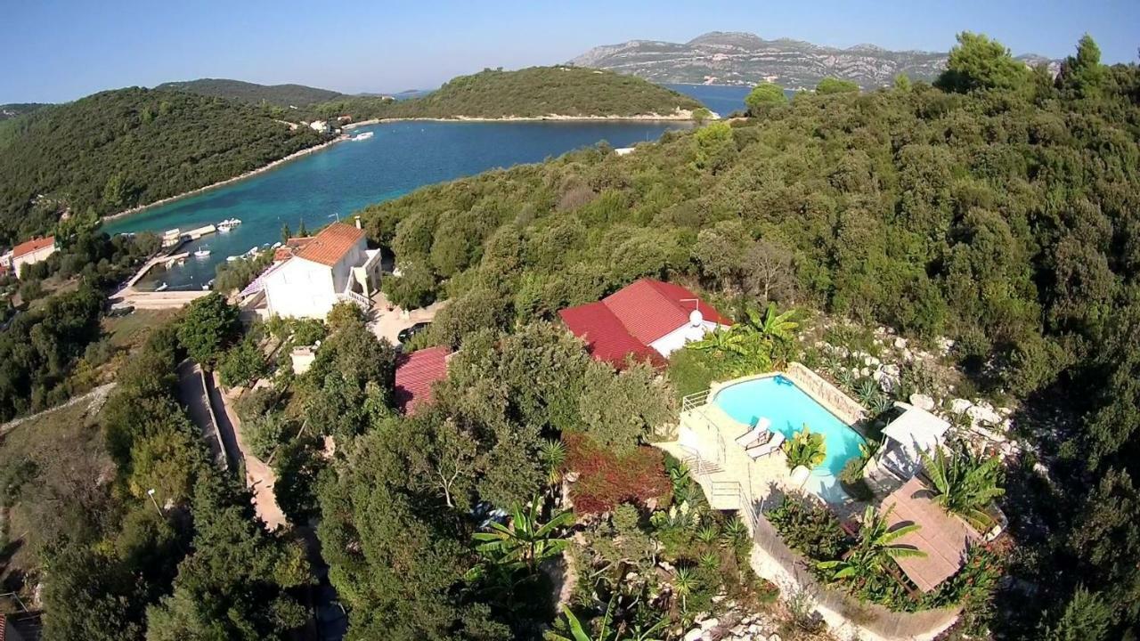Relax Tiny Villas 40 Meters Of The Beach Zrnovo Buitenkant foto