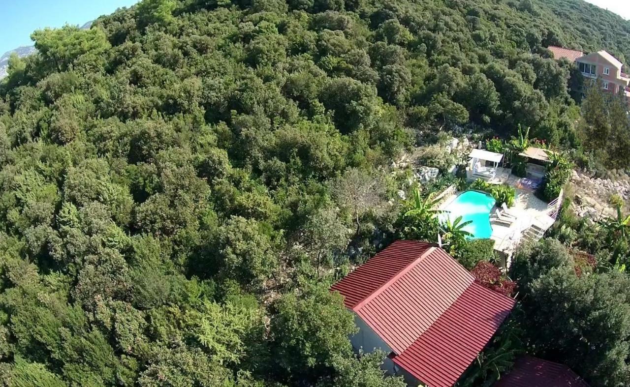 Relax Tiny Villas 40 Meters Of The Beach Zrnovo Buitenkant foto