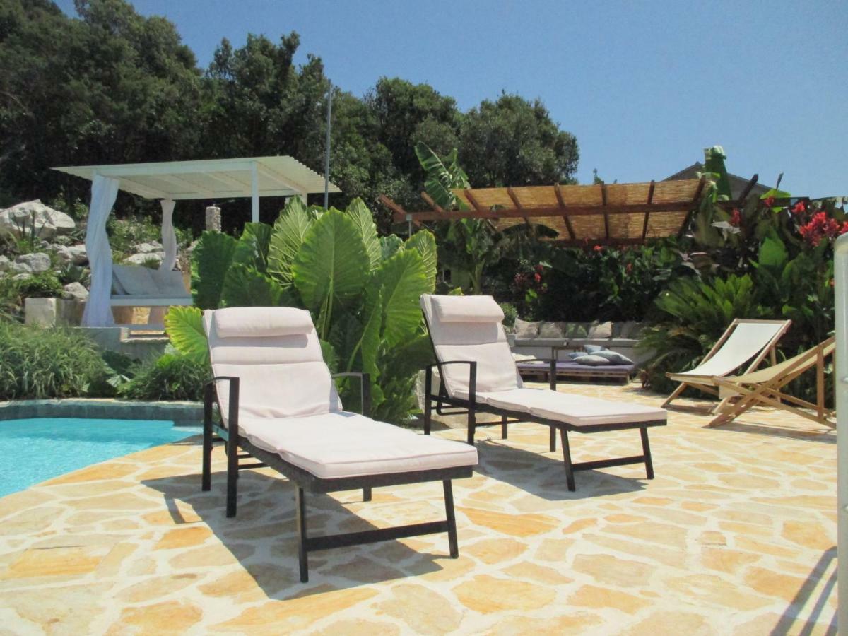 Relax Tiny Villas 40 Meters Of The Beach Zrnovo Buitenkant foto