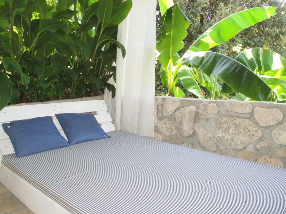 Relax Tiny Villas 40 Meters Of The Beach Zrnovo Buitenkant foto