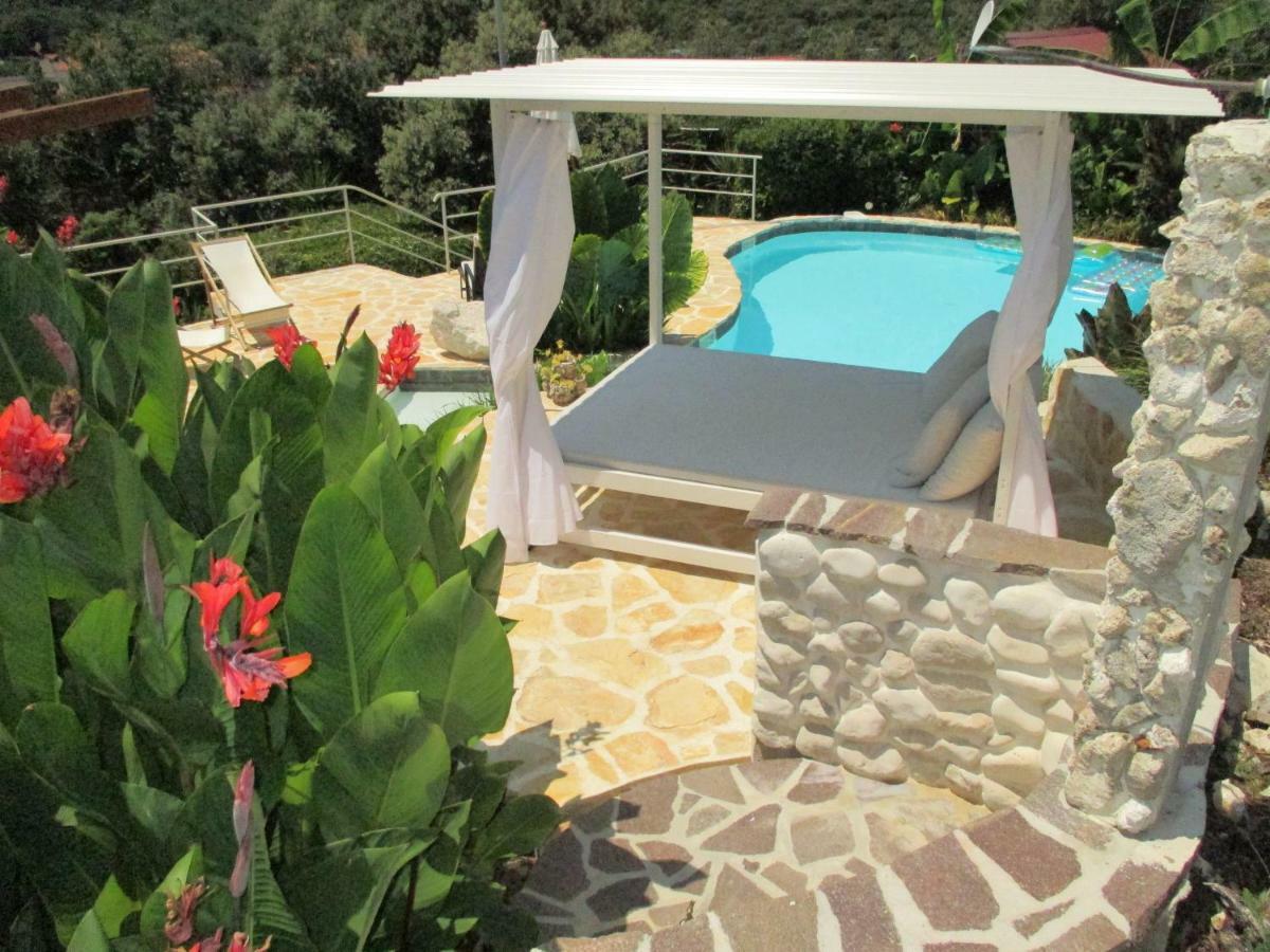 Relax Tiny Villas 40 Meters Of The Beach Zrnovo Buitenkant foto