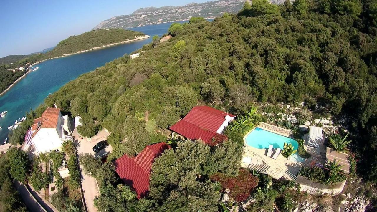 Relax Tiny Villas 40 Meters Of The Beach Zrnovo Buitenkant foto