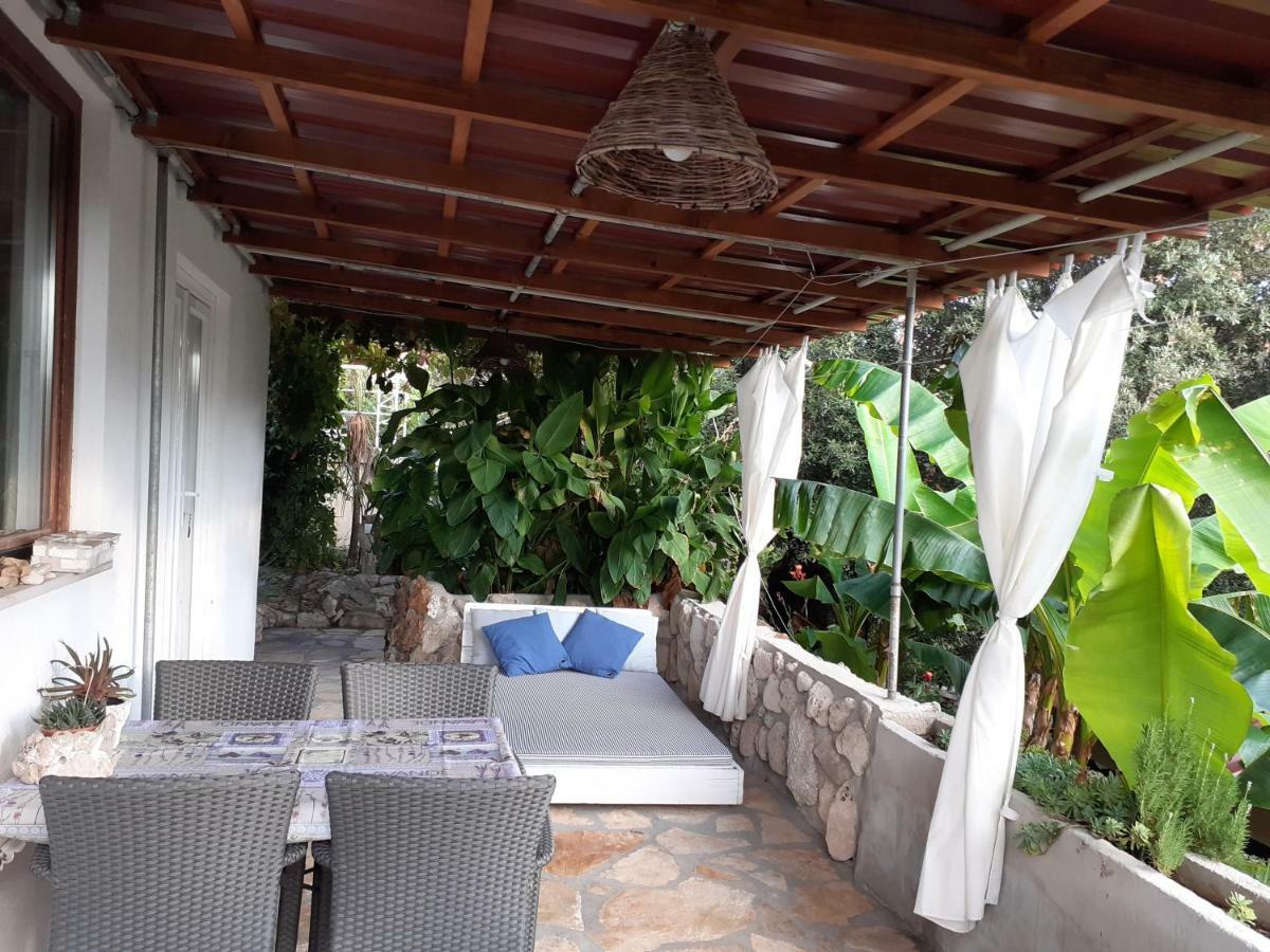 Relax Tiny Villas 40 Meters Of The Beach Zrnovo Buitenkant foto
